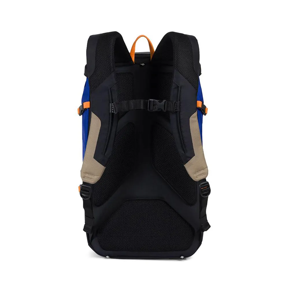 Barlow L Backpack