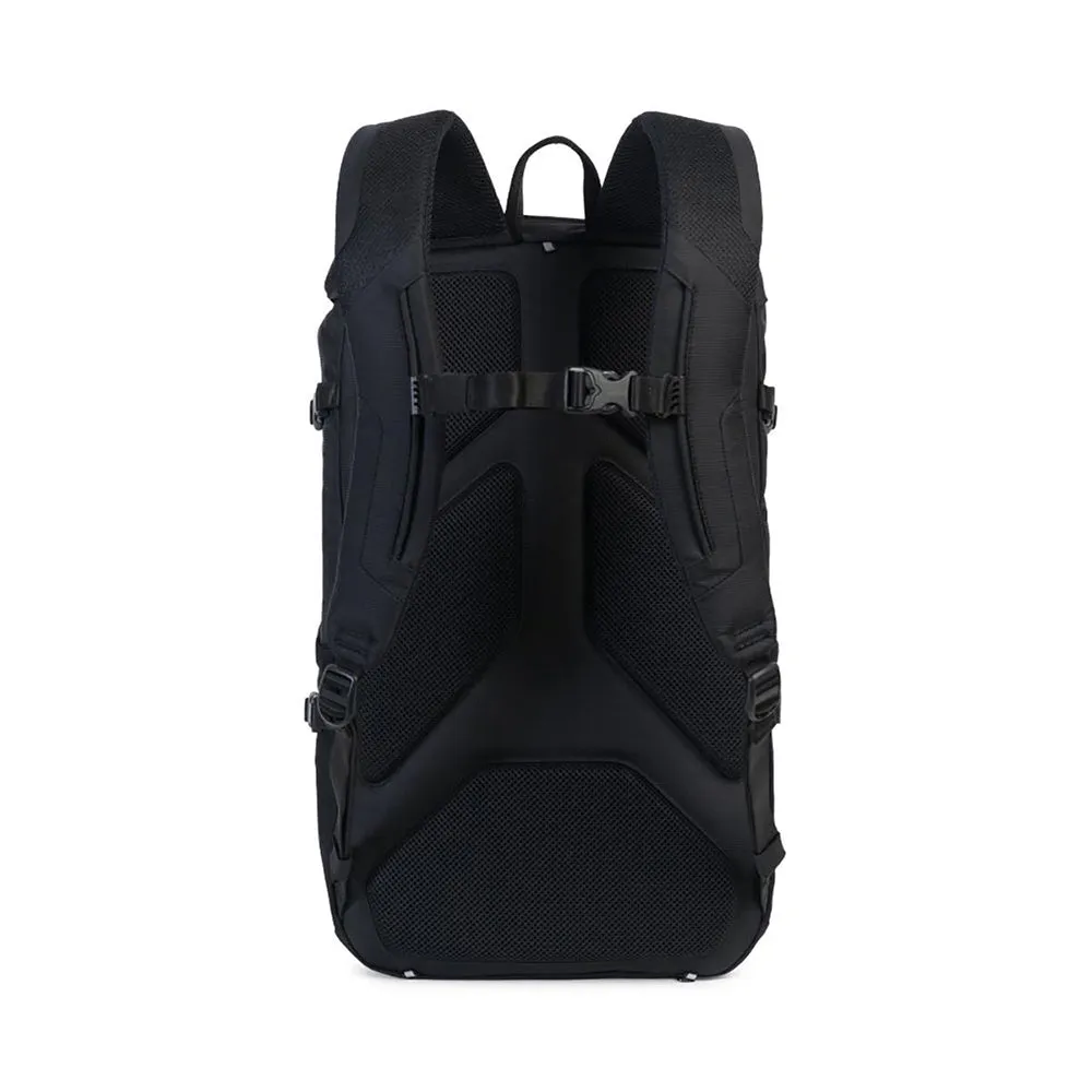 Barlow L Backpack