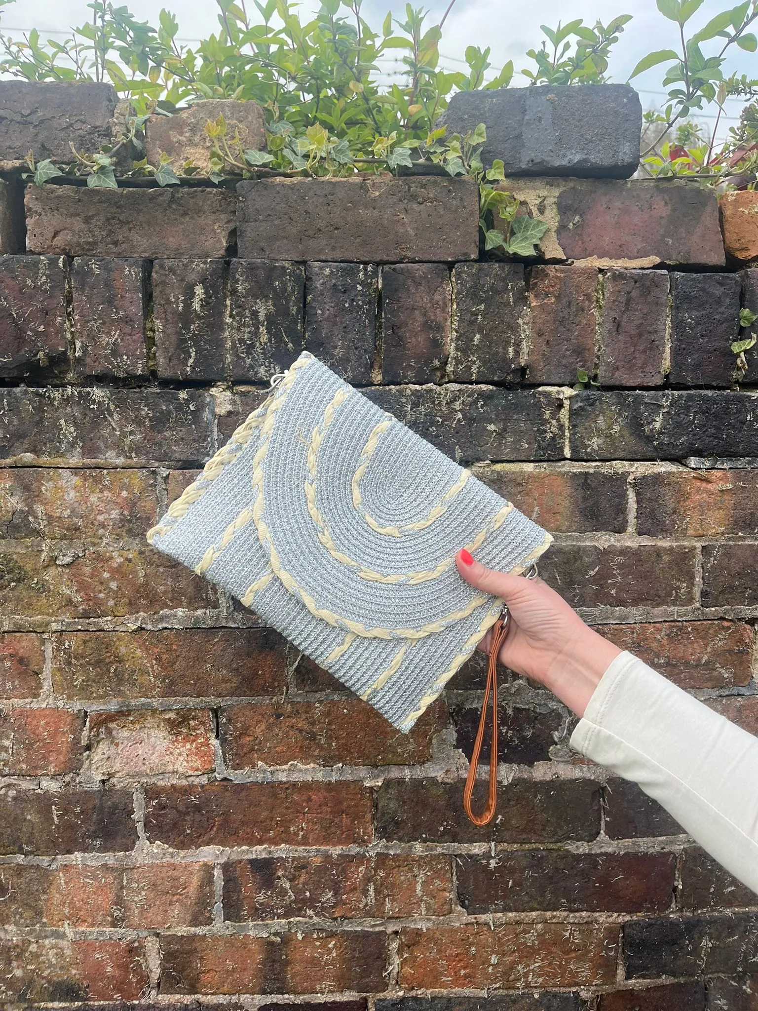 DAFFODIL Gold Piping Hessian Crossbody Bag