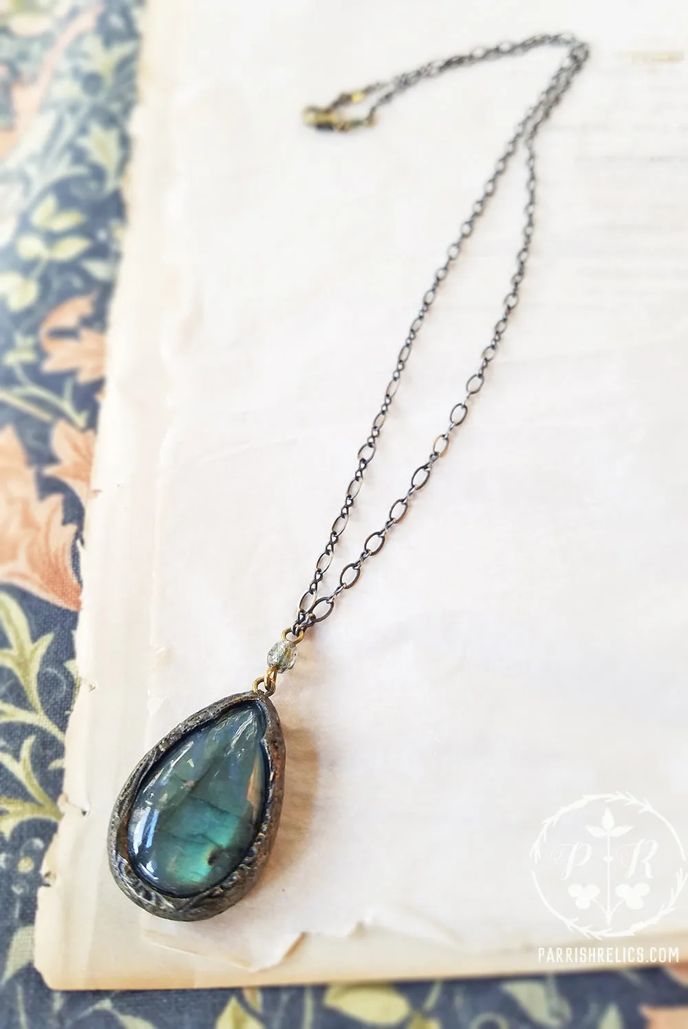 Laguna di Venezia ~ Gothic Arch Labradorite Amulet