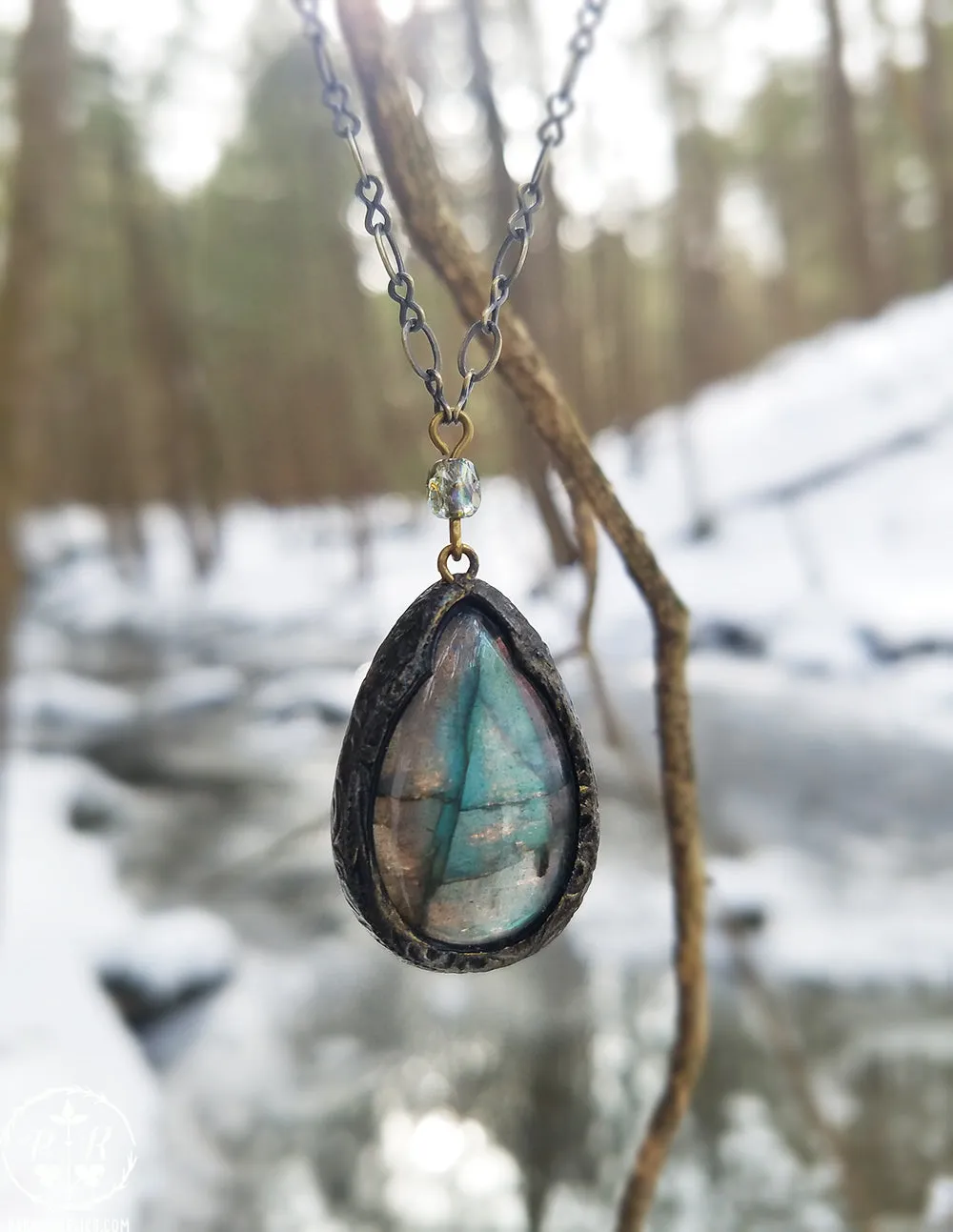 Laguna di Venezia ~ Gothic Arch Labradorite Amulet