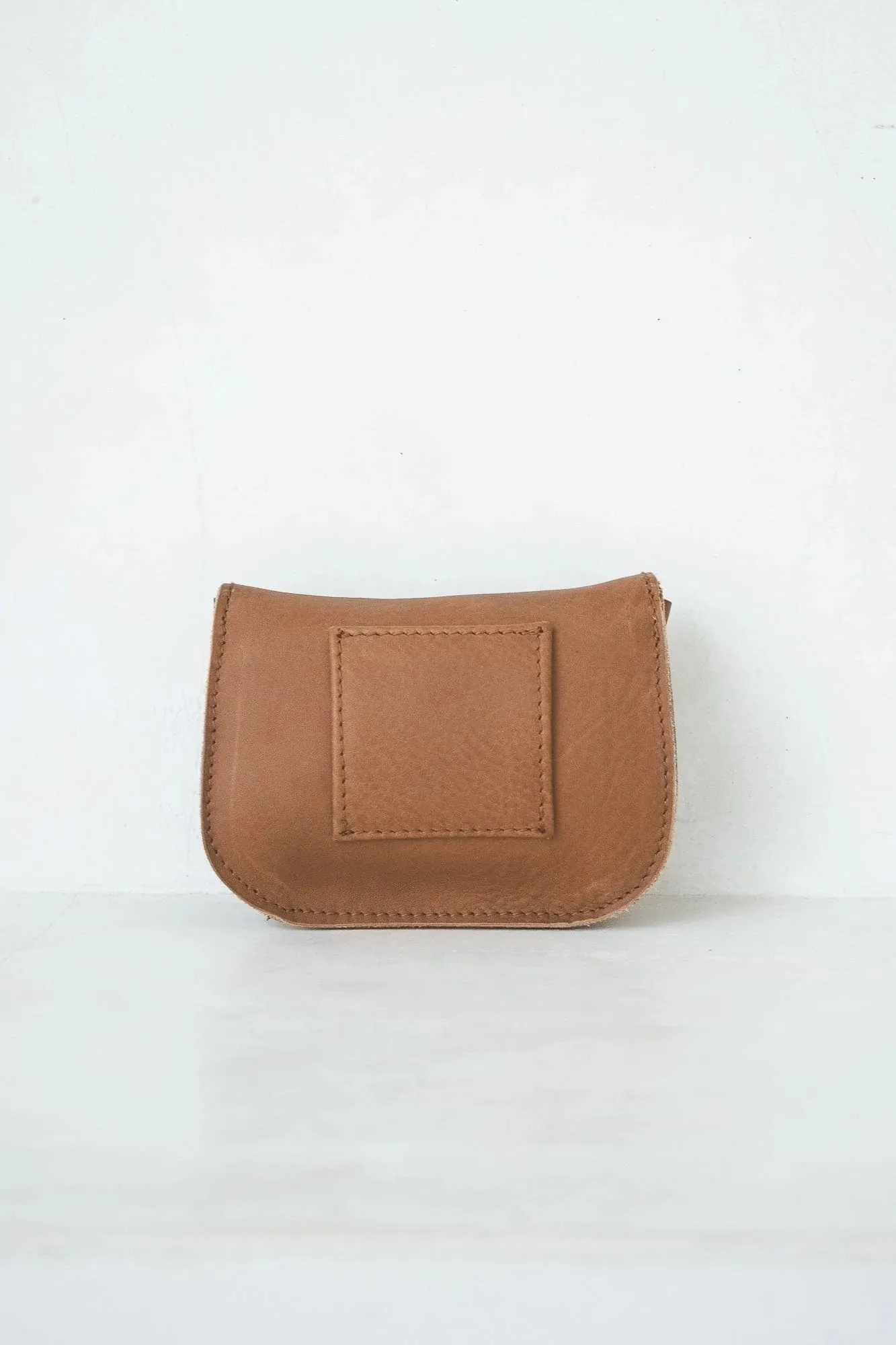 MANDRN BILLIE LEATHER POUCH - TAN