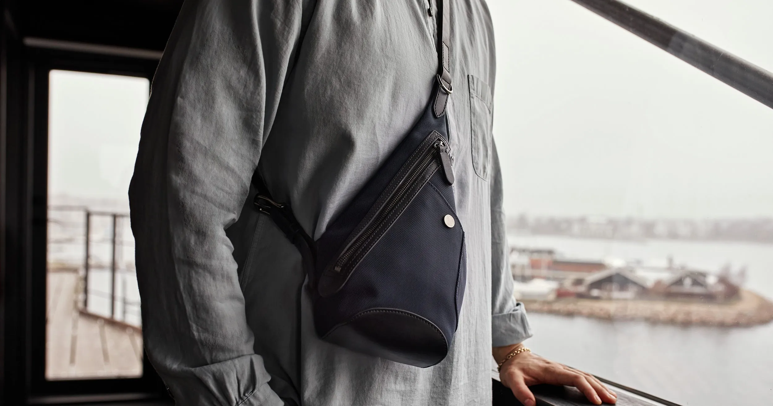 M/S Drop Bag – Navy/Dark Brown