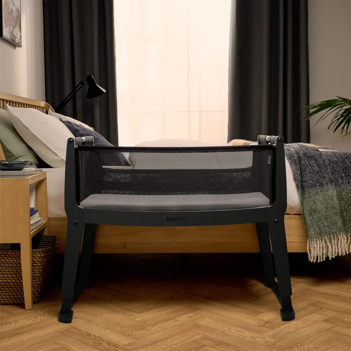 SnuzPod Studio Bedside Crib - Graphite