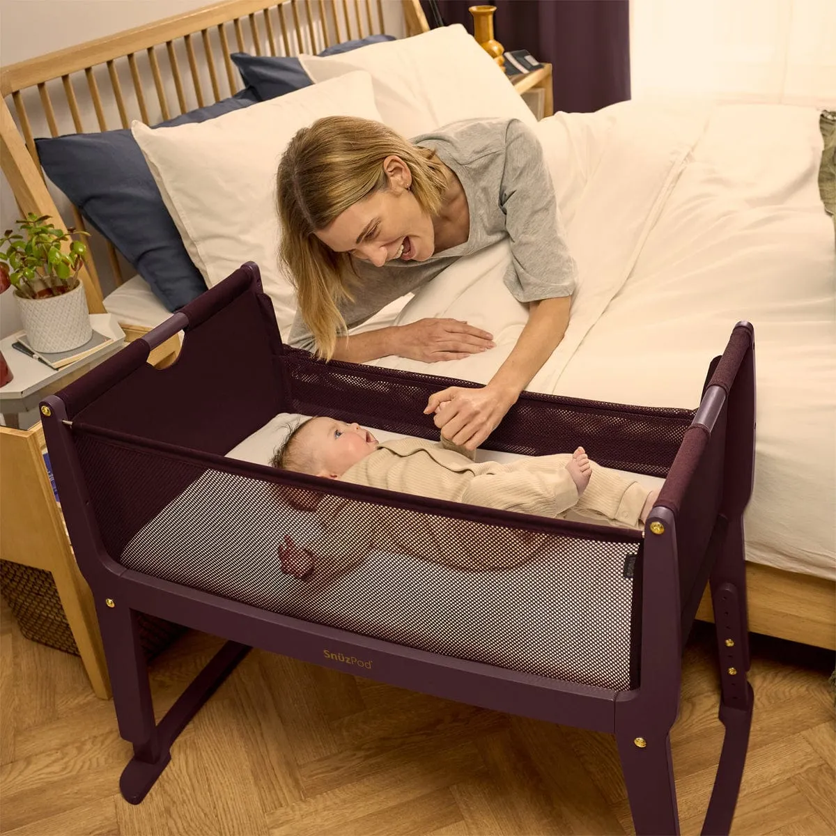 SnuzPod Studio Bedside Crib - Red