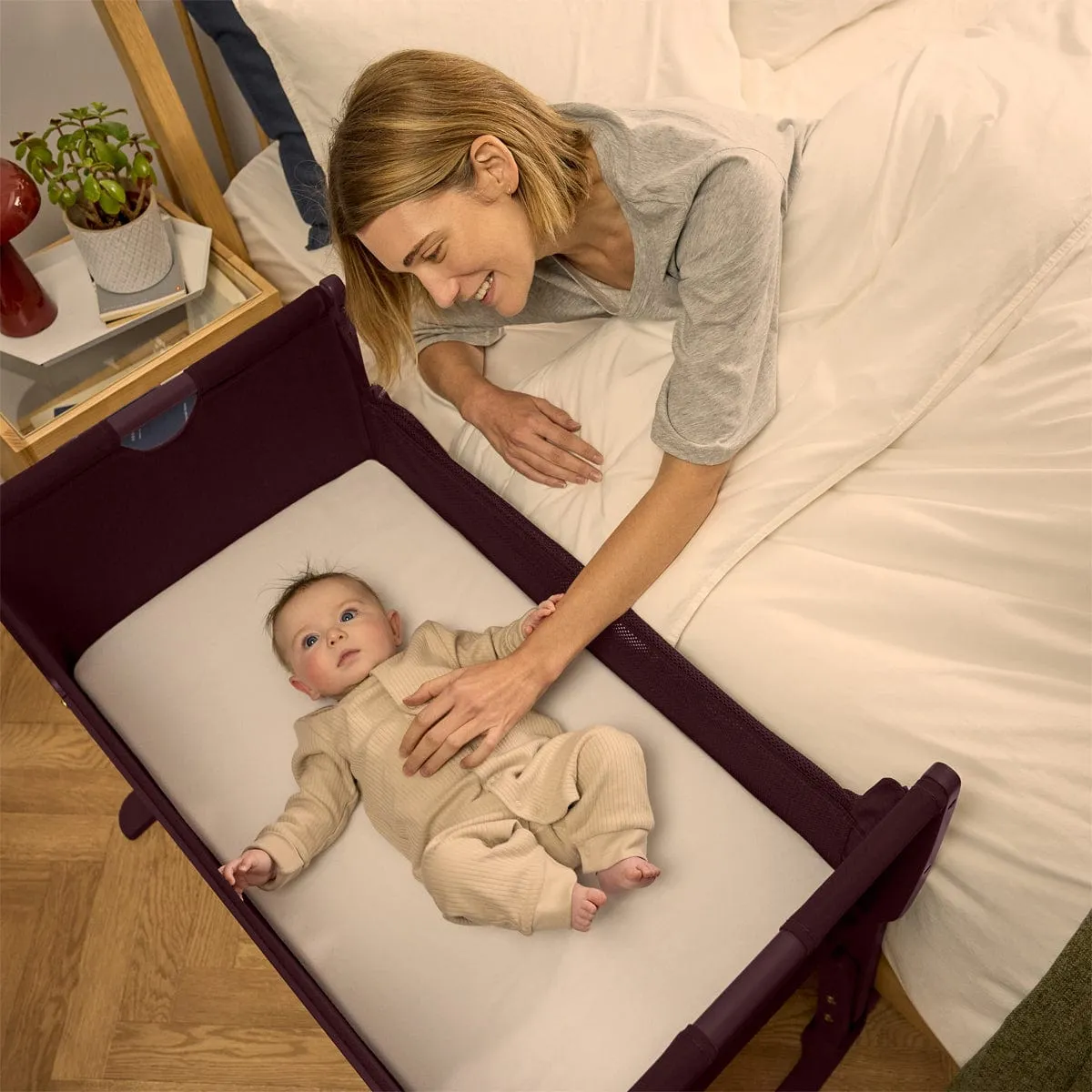 SnuzPod Studio Bedside Crib - Red